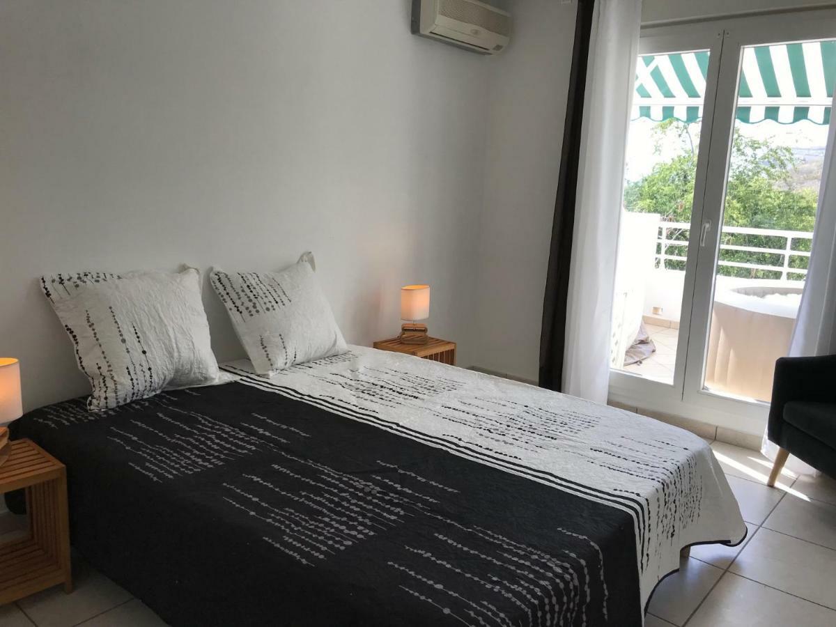 Meuble Homard Avec Jacuzzi Et Vue Mer Saint-Gilles-les Bains Ngoại thất bức ảnh