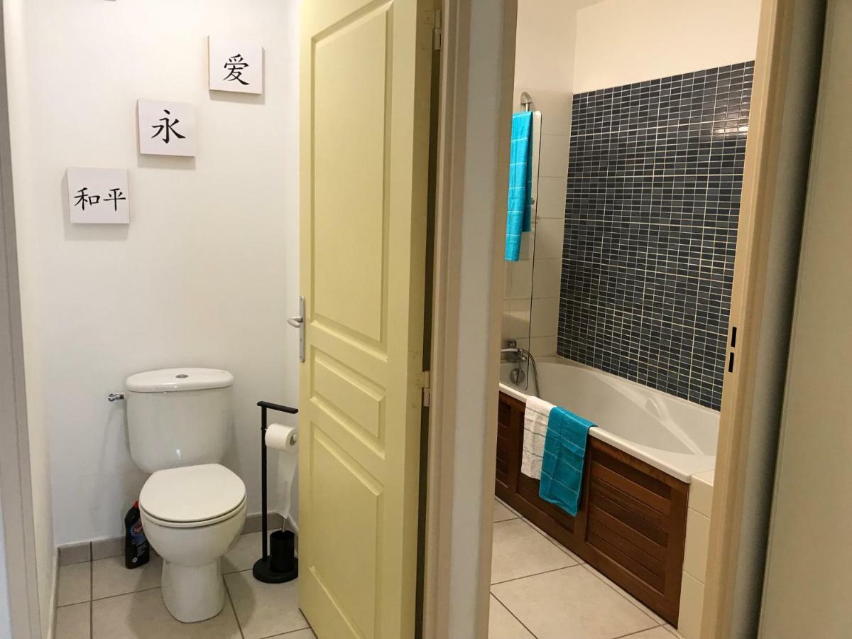 Meuble Homard Avec Jacuzzi Et Vue Mer Saint-Gilles-les Bains Ngoại thất bức ảnh